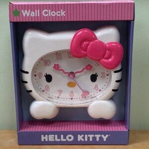 NIB HELLO KITTY Wall Clock